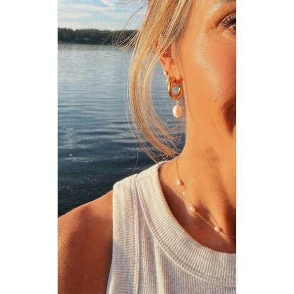 Dangle Pearl Earrings Huggie Earrings Waterproof Chunky Pearl Hoop Huggies CUTE - Picture 6 of 11